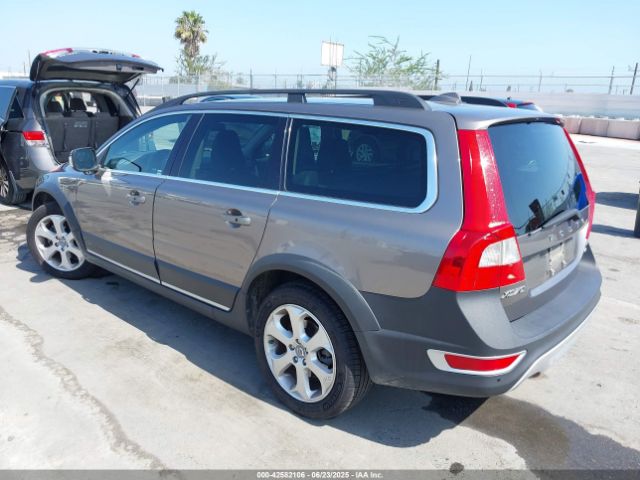 2011 VOLVO XC70 YV4902BZ4B1106282 Photo 2