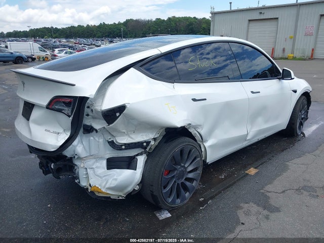 2024 TESLA MODEL Y 7SAYGDEF2RA319899 Photo 5