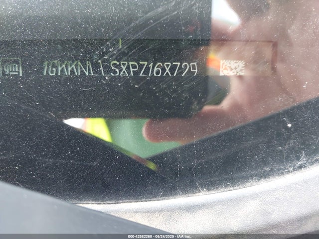 1GKKNLLS8PZ168729 GMC lgx