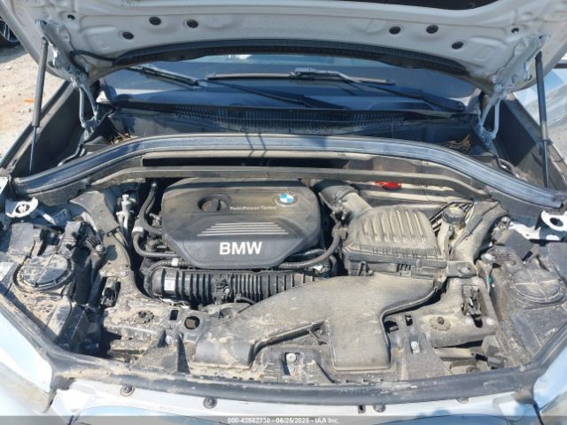 2018 BMW X1 WBXHT3C39J5L27926 Photo 9