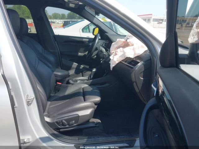 2018 BMW X1 WBXHT3C39J5L27926 Photo 4