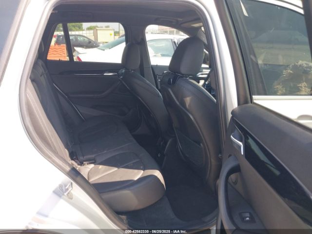 2018 BMW X1 WBXHT3C39J5L27926 Photo 7
