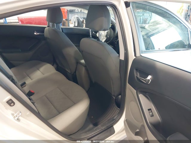 KIA dohc mpi nu 2015 KNAFK4A68F5312543 Image 8