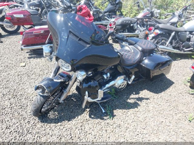 2018 HARLEY-DAVIDSON FLHX 1HD1KBC15JB672557 Photo 1