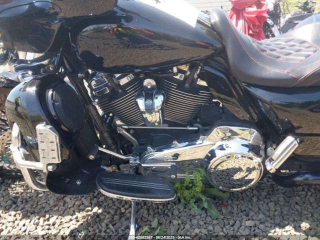 2018 HARLEY-DAVIDSON FLHX 1HD1KBC15JB672557 Photo 8