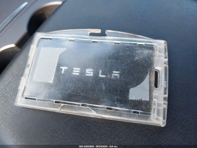 5YJ3E1EB9PF415232 Tesla MODEL 3