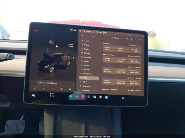 5YJ3E1EB9PF415232 Tesla MODEL 3