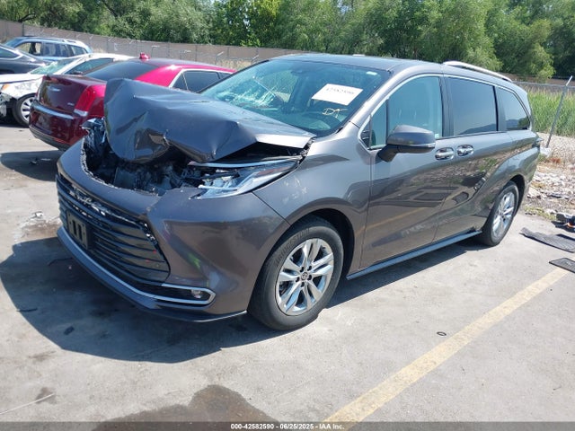 5TDZSKFCXRS111079 Toyota a25a-fxs