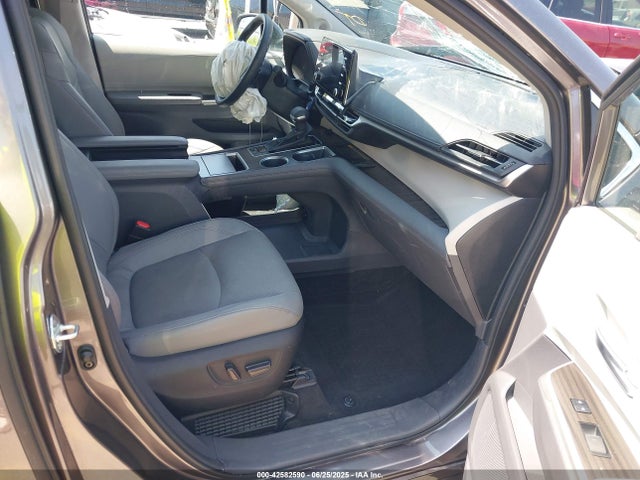 5TDZSKFCXRS111079 Toyota a25a-fxs