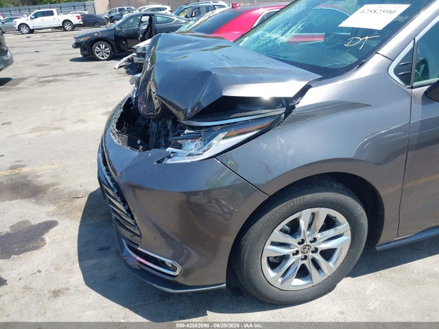 5TDZSKFCXRS111079 Toyota a25a-fxs