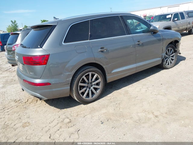 2017 AUDI Q7 WA1LAAF73HD056940 Photo 3