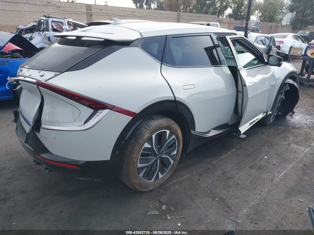 KIA 2024 2024 KNDC34LA7R5184997 Image 4