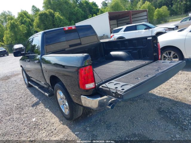 2016 RAM 1500 3C6RR7LT1GG272033 Photo 2