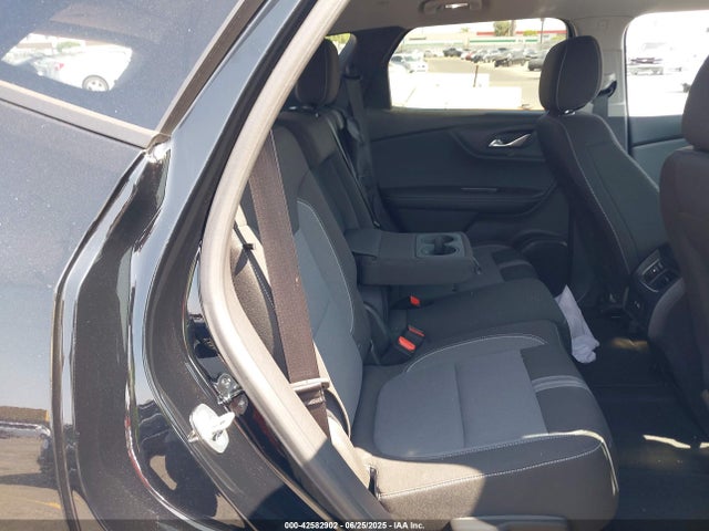Chevrolet lsy 2023 3GNKBCR43PS161897 Image 8