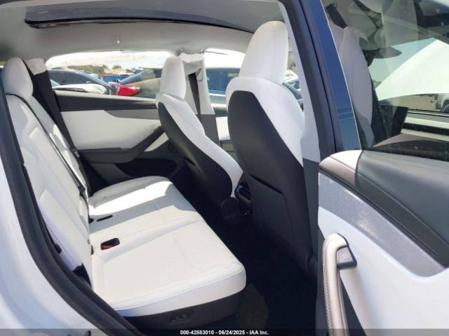2026 TESLA MODEL Y 7SAYGDEE6TF356259 Photo 7