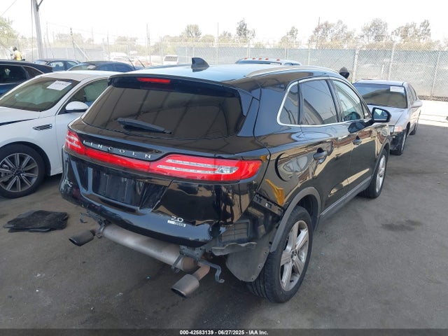 5LMCJ2A91FUJ35999 Lincoln 2015