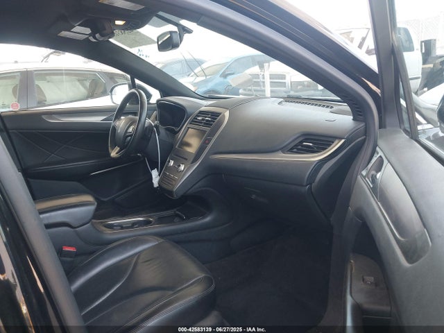 5LMCJ2A91FUJ35999 Lincoln 2015