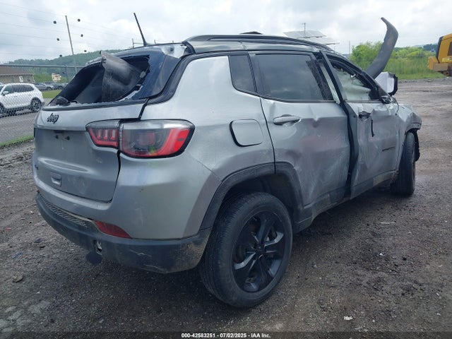 42583251 :رقم المزاد ، 3C4NJDBB0MT565754 vin ، 2021 Jeep Compass Altitude 4x4 مزاد بيع