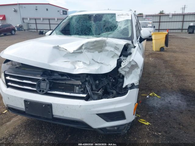 2018 VOLKSWAGEN TIGUAN 3VV2B7AX6JM012841 Photo 5