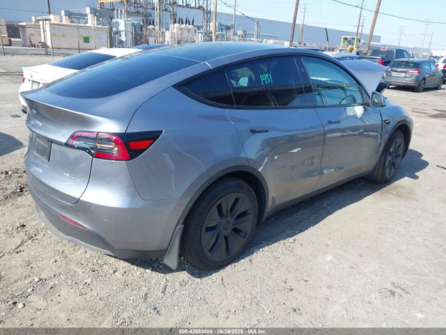 2025 TESLA MODEL Y 7SAYGDEE4SF281303 Photo 3