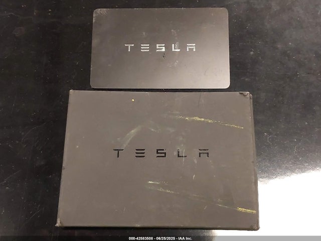 2021 TESLA MODEL Y 5YJYGDEE5MF293525 Photo 10