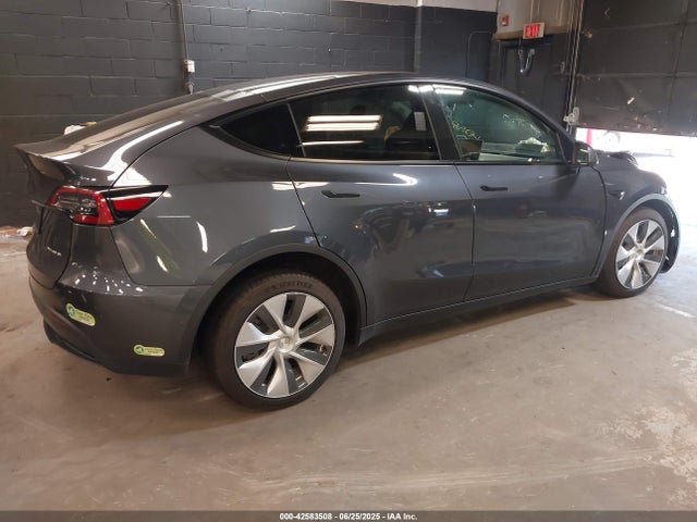 2021 TESLA MODEL Y 5YJYGDEE5MF293525 Photo 3