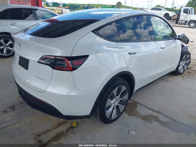 2023 TESLA MODEL Y 7SAYGDEE1PF599774 Photo 3