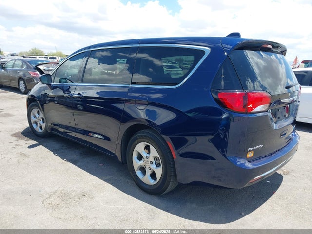 2C4RC1H76JR229988 Chrysler 2018