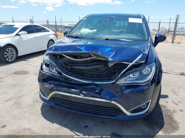 2C4RC1H76JR229988 Chrysler 2018