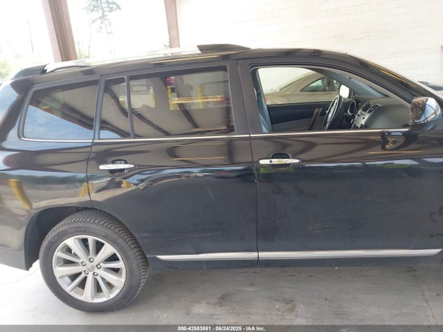 Продажа на аукционе авто 2013 Toyota Highlander Hybrid Limited V6, vin: JTEDC3EH4D2014692, номер лота: 42583581