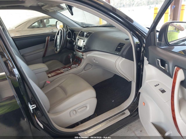 Продажа на аукционе авто 2013 Toyota Highlander Hybrid Limited V6, vin: JTEDC3EH4D2014692, номер лота: 42583581