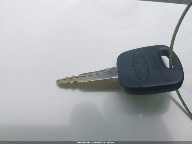 42583623 :رقم المزاد ، 1FAFP40461F256146 vin ، 2001 Ford Mustang مزاد بيع