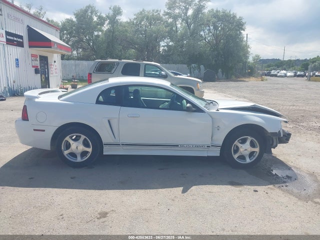 42583623 :رقم المزاد ، 1FAFP40461F256146 vin ، 2001 Ford Mustang مزاد بيع