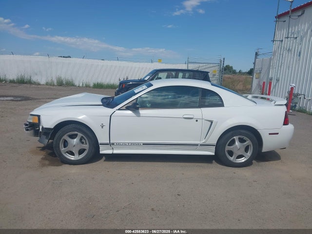 42583623 :رقم المزاد ، 1FAFP40461F256146 vin ، 2001 Ford Mustang مزاد بيع
