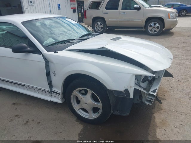 42583623 :رقم المزاد ، 1FAFP40461F256146 vin ، 2001 Ford Mustang مزاد بيع