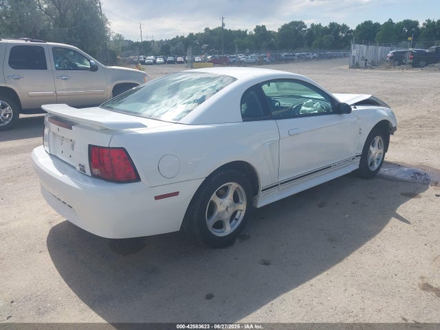 42583623 :رقم المزاد ، 1FAFP40461F256146 vin ، 2001 Ford Mustang مزاد بيع