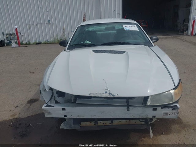 42583623 :رقم المزاد ، 1FAFP40461F256146 vin ، 2001 Ford Mustang مزاد بيع
