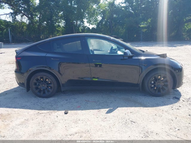 5YJYGDEE9MF081100 Tesla Model Y