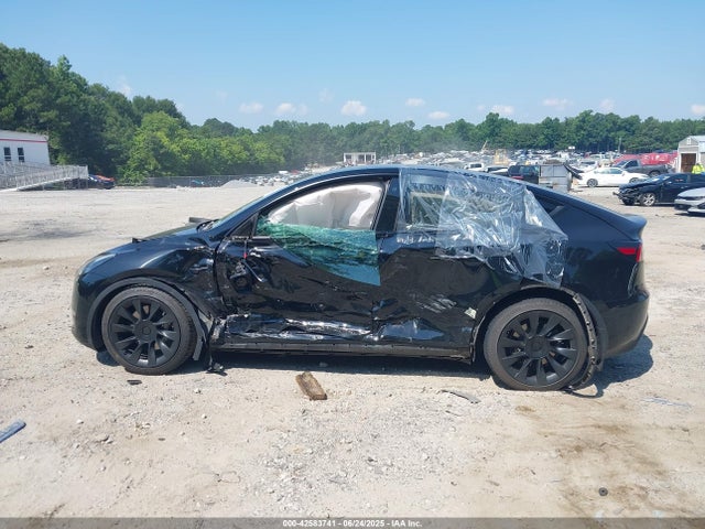 5YJYGDEE9MF081100 Tesla Model Y