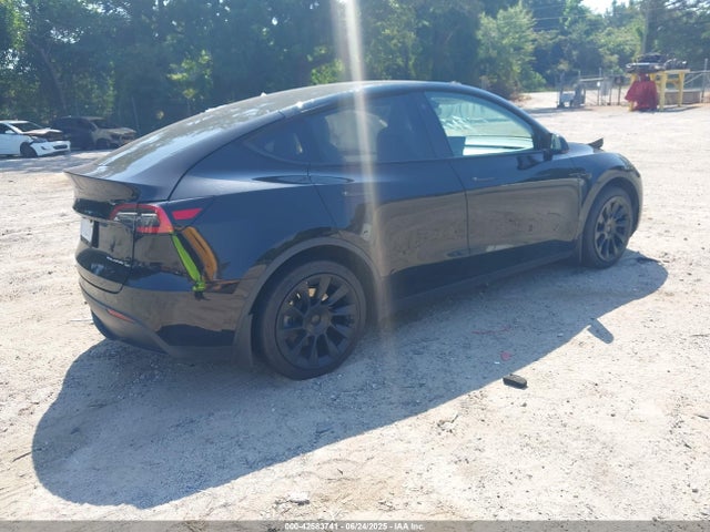 2021 TESLA MODEL Y 5YJYGDEE9MF081100 Photo 3