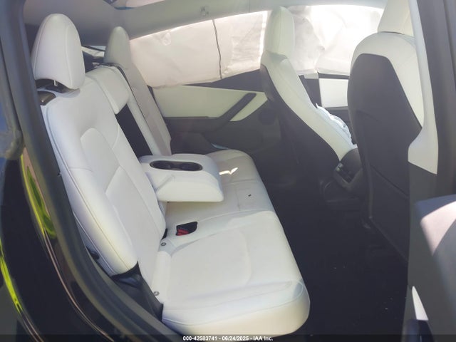 2021 TESLA MODEL Y 5YJYGDEE9MF081100 Photo 7