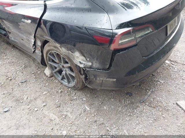5YJ3E1EC9LF742040 Tesla MODEL 3