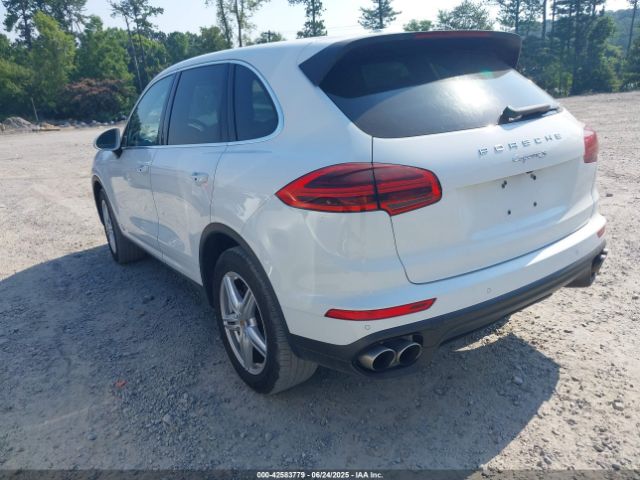 2015 PORSCHE CAYENNE WP1AB2A2XFLA61243 Photo 2