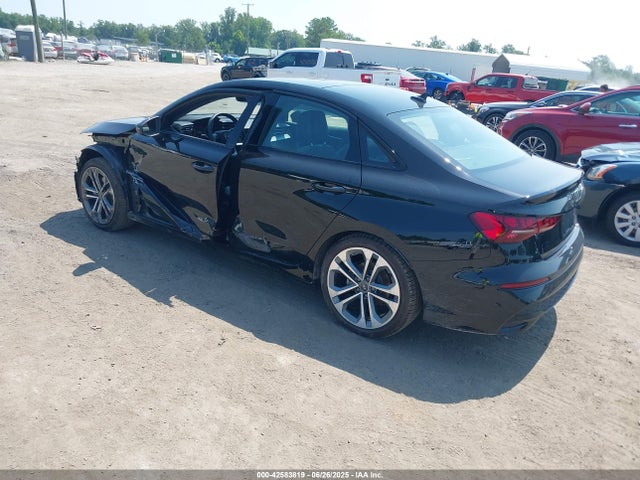 2025 AUDI A3 WAUHUDGY1SA058591 Photo 2