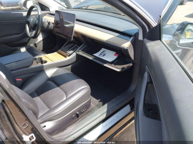 2019 TESLA MODEL 3 5YJ3E1EA2KF305378 Photo 4