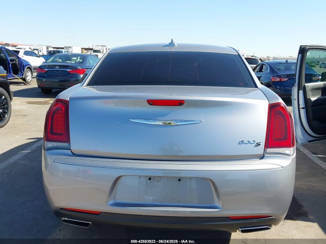 Chrysler 2015 2015 2C3CCABG8FH743180 Image 16