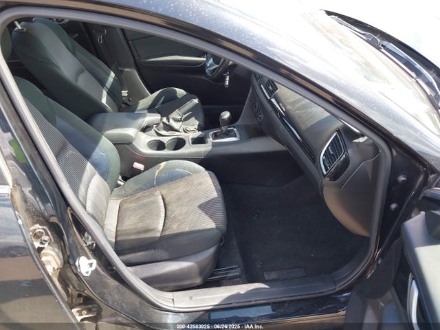JM1BM1V73E1151098 Mazda pe
