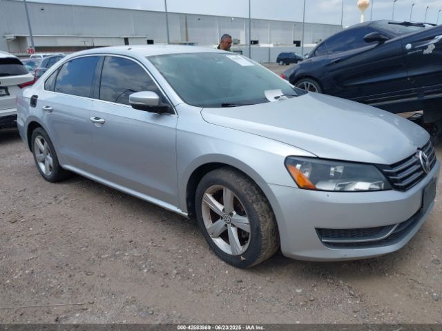 2014 VOLKSWAGEN PASSAT 1VWBS7A30EC120825