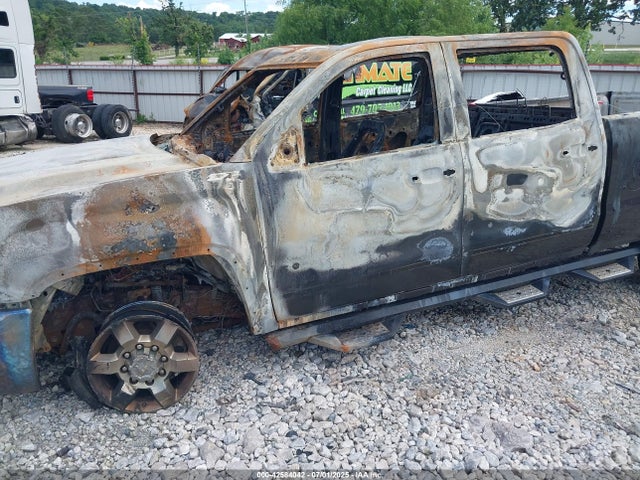 1GT12TE83GF132126 GMC lml - pti, duramax