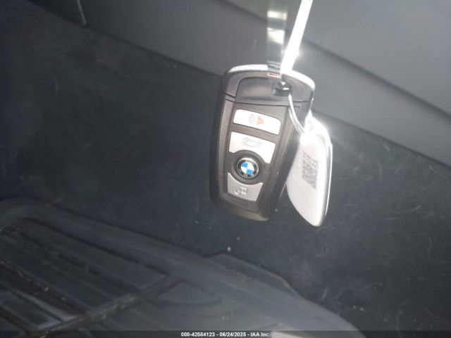 2018 BMW 320I WBA8E5G5XJNU46435 Photo 10